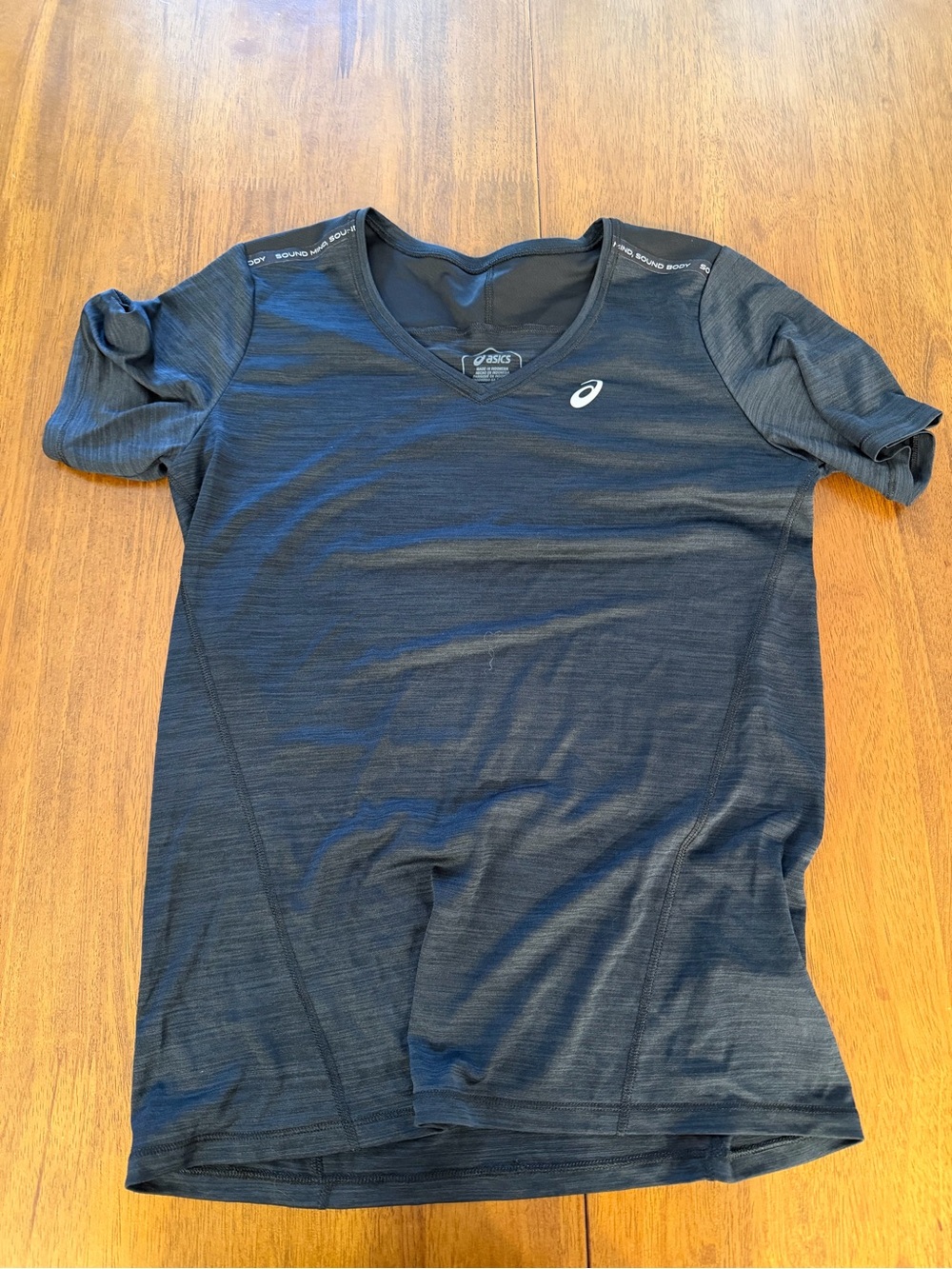 ASICS Men's Dark Gray Short-Sleeve V-Neck Performance Tee